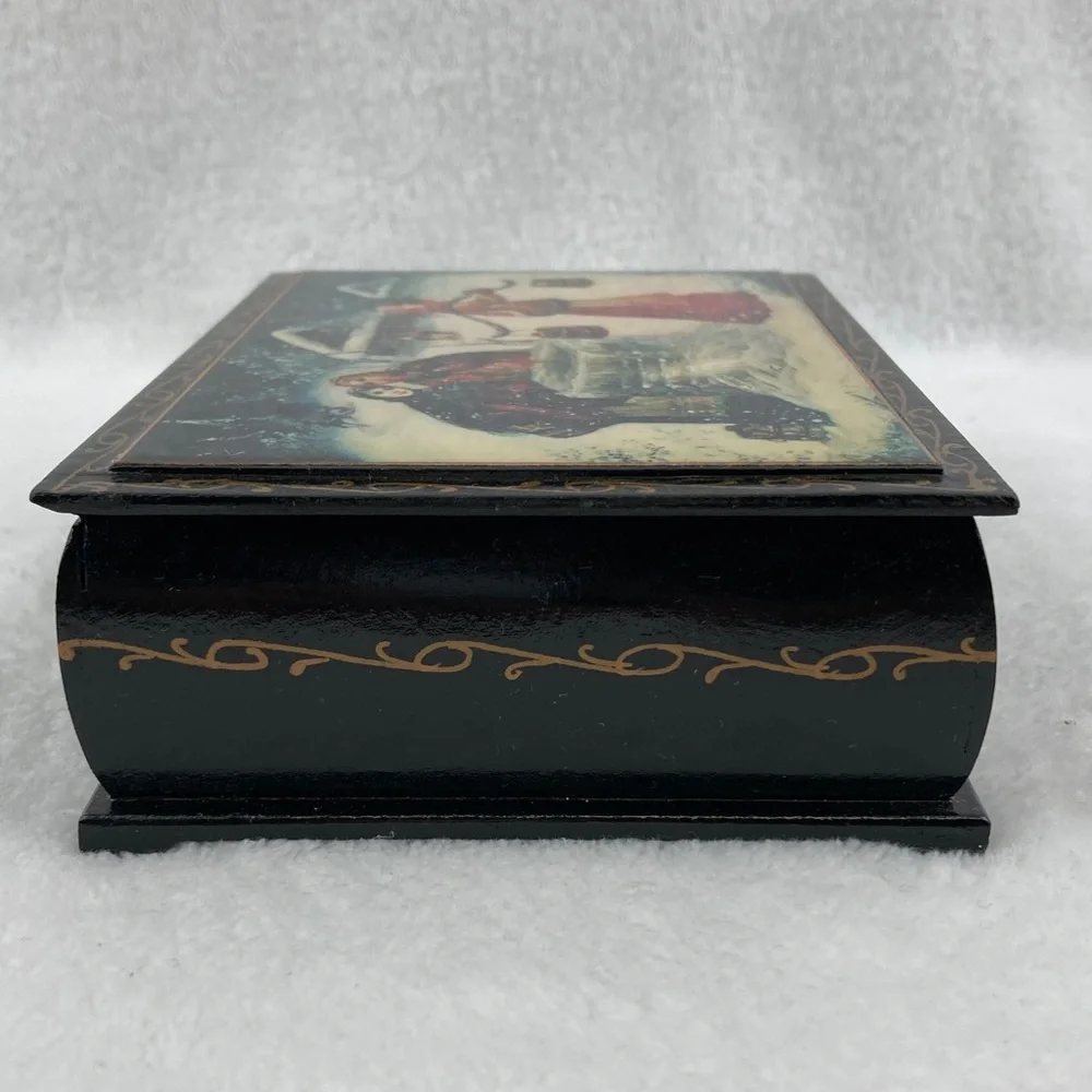 Boyarinoff Russian Lacquer Winter Scene Decorative Tea Box 7” Empty